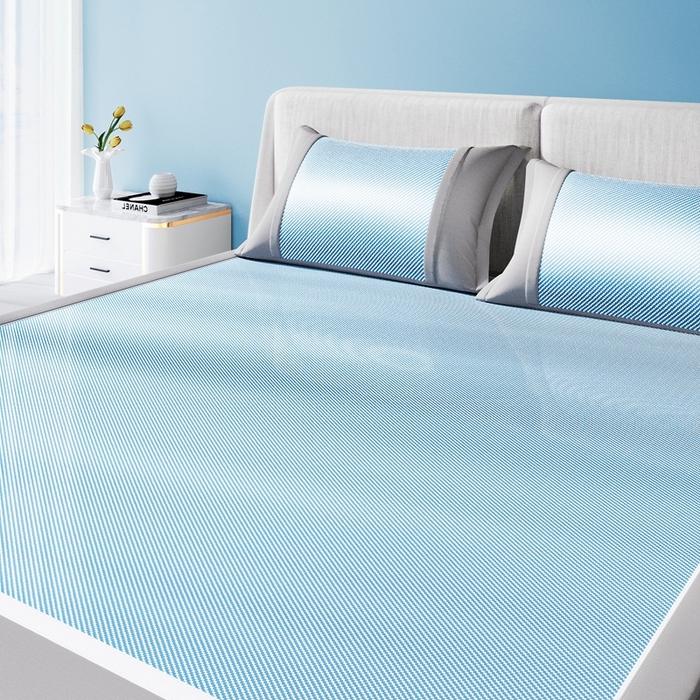 91家纺网 家纺一手货源 找家纺 川悦生活 2025新款纯色凉感冰丝席-大床 眠眠熊猫-水蓝