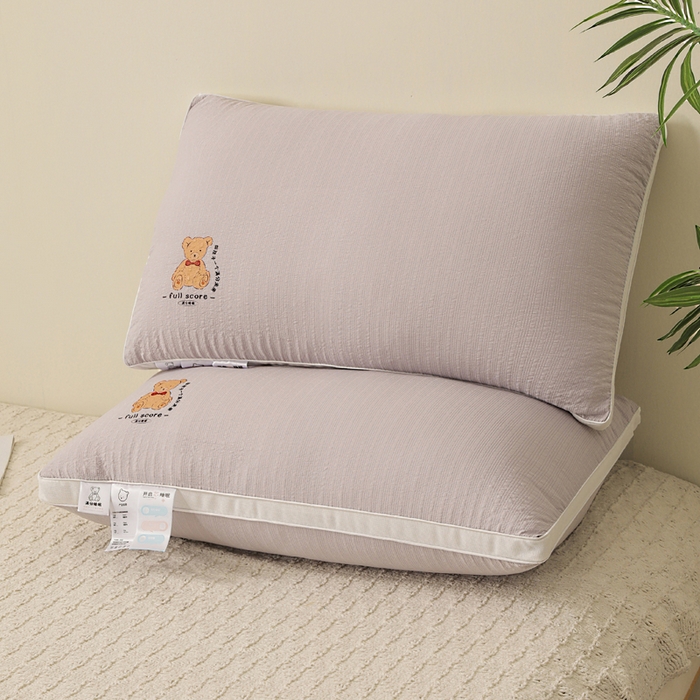 91家纺网 家纺一手货源 找家纺 （总）大熊枕芯 2025新款小熊泡泡纱羽丝绒枕芯