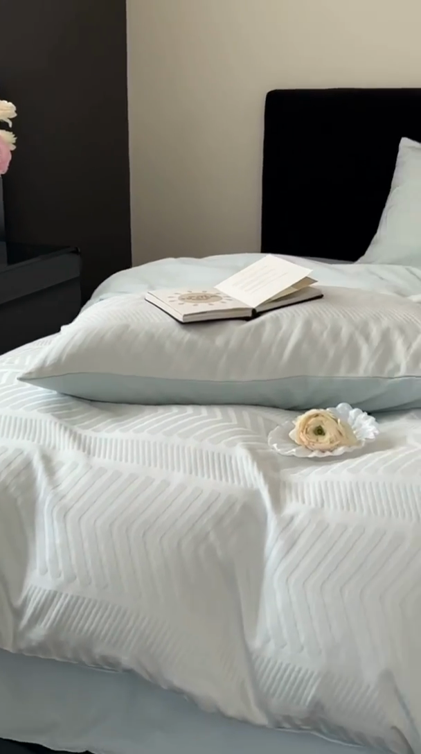 91家纺网 家纺一手货源 找家纺 例外Home 2025新款全棉提花四件套-鱼骨纹 鱼骨纹-水森林