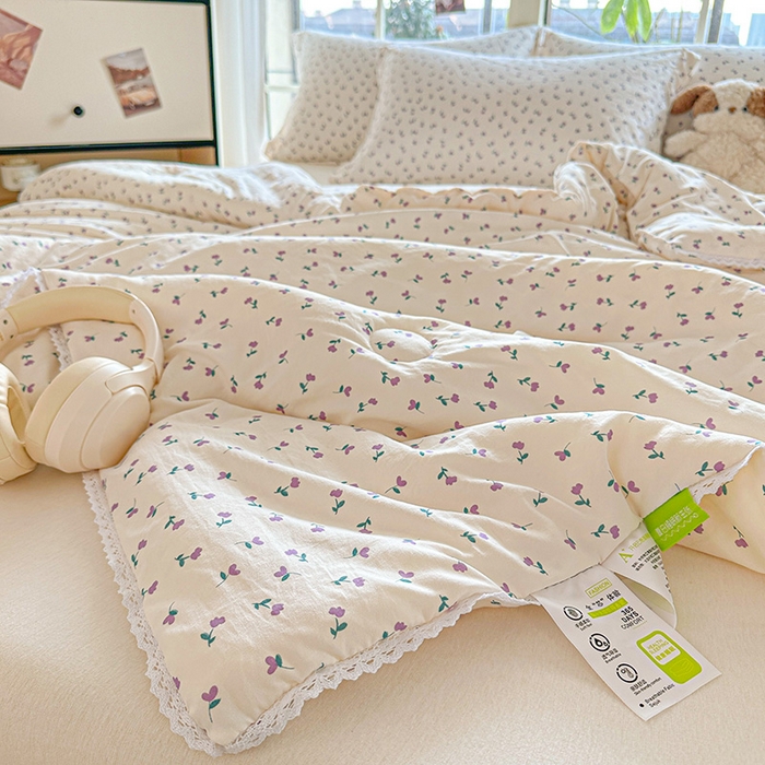 91家纺网 家纺一手货源 找家纺 创优  2025新款有氧双层纱小清新印花小花边夏被夏凉被可机洗空调被子被芯 小花野 紫