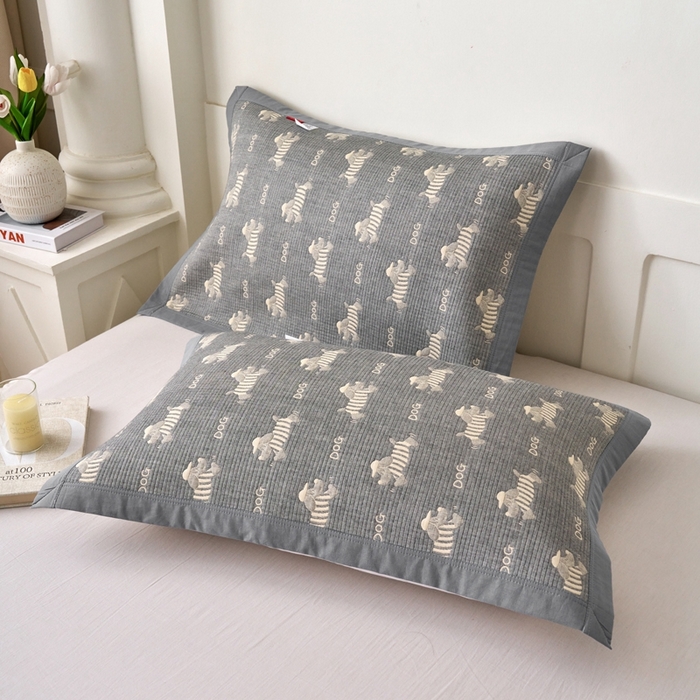 91家纺网 家纺一手货源 找家纺 棠薇家纺2025新款简约风多功能纱布盖毯纱布毯子毛巾被床盖沙发巾单毯枕巾枕套三件套 腊肠小狗