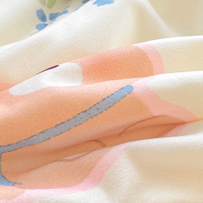 91家纺网 家纺一手货源 找家纺 金爱家2025新款A类高品质正版授权miiiiichan可爱卡通狗狗白熊女孩牛奶丝针织棉夏被 针织棉miiiiichan-花花熊君