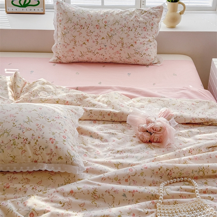 91家纺网 家纺一手货源 找家纺 2025新款全棉花边大豆夏被四件套 花蔓梦境