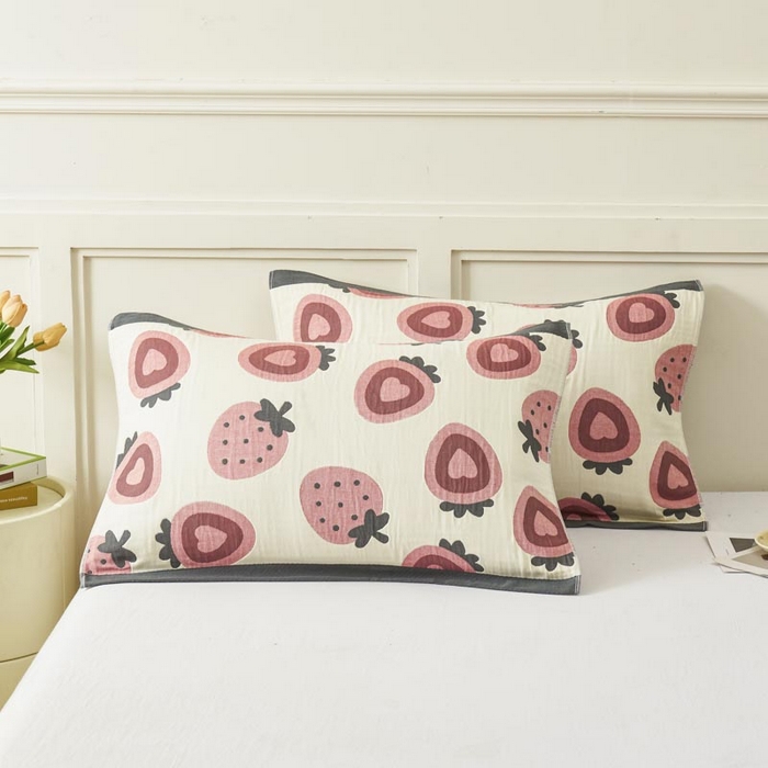 91家纺网 家纺一手货源 找家纺 2025新款纯棉加厚精梳棉纱布枕巾 草莓巧心-米黄 52*78cm/对