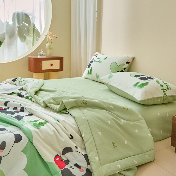 91家纺网 家纺一手货源 找家纺 珂博家纺2025新款亲肤全棉印花夏被 森林熊猫