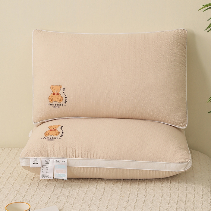 91家纺网 家纺一手货源 找家纺 （总）大熊枕芯 2025新款小熊泡泡纱羽丝绒枕芯