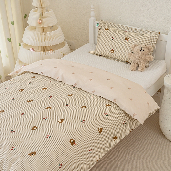 91家纺网 家纺一手货源 找家纺 良佐生活 2025新款高支高密全棉儿童被套 樱桃小熊