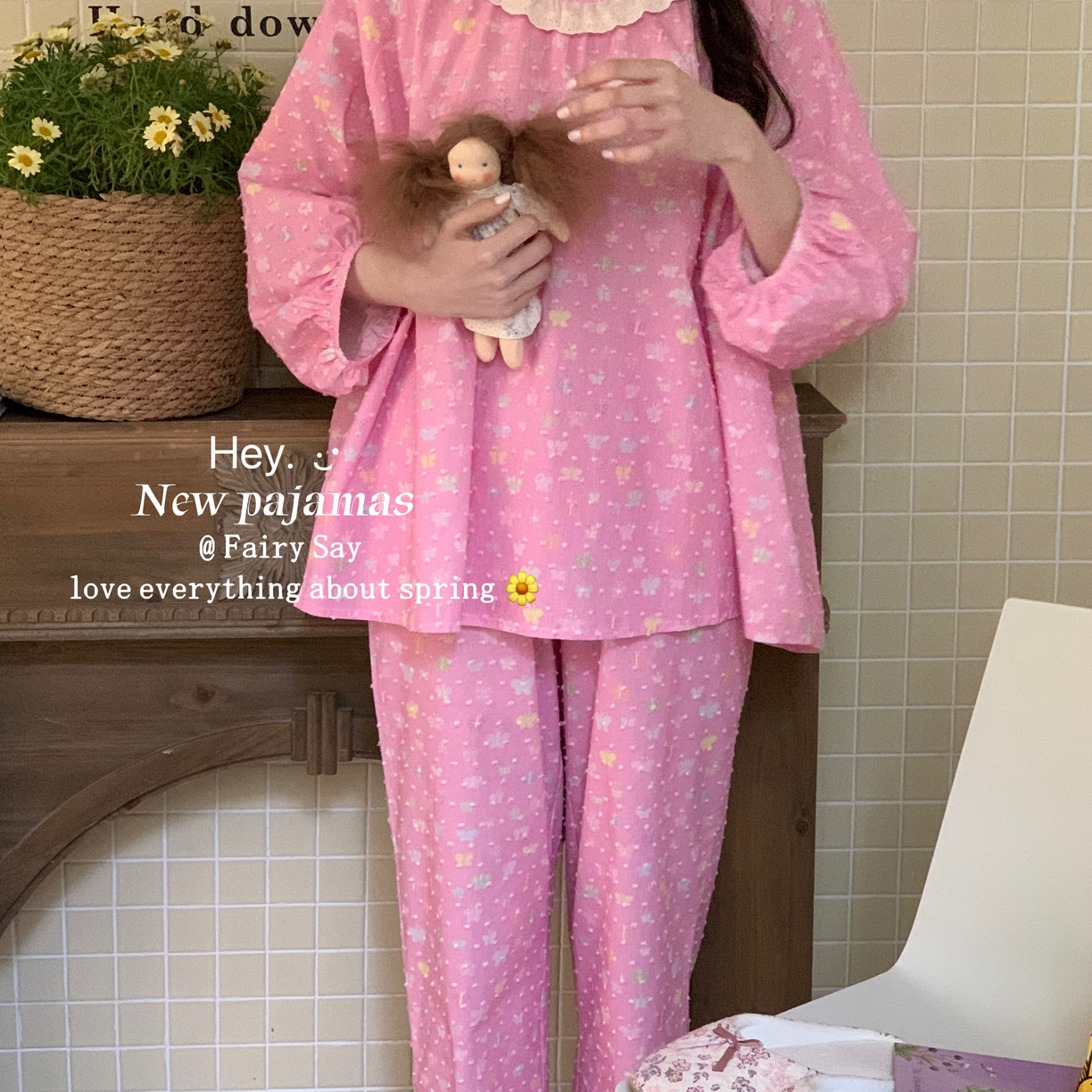 91家纺网 家纺一手货源 找家纺 2025新款全棉纯棉彩色蝴蝶剪花睡衣套装 粉色