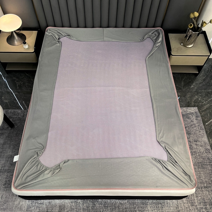 91家纺网 家纺一手货源 找家纺 阿亮家居 2025新款凉席冰丝席三明治宽包边刺绣款粗冰丝凉席柔美粉（床笠款）