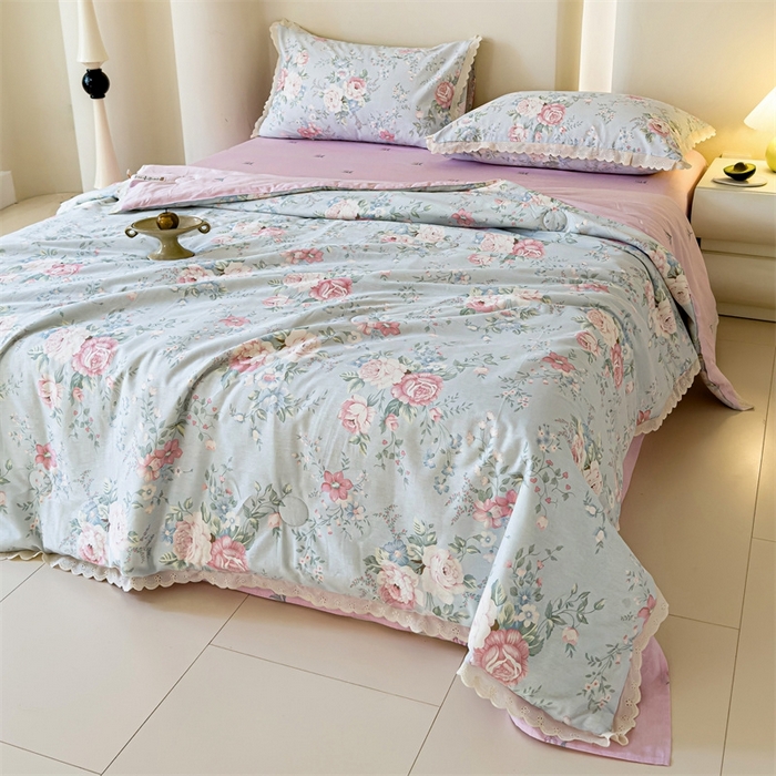 91家纺网 家纺一手货源 找家纺 2025新款全棉花边大豆夏被四件套 华庭庄园-蓝