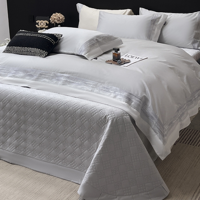 91家纺网 家纺一手货源 找家纺 春夏A类长绒棉夹棉床盖床笠四件套全棉纯棉纯色绗绣四季款保护罩高级感床上用品 瑾雅-蔓帝灰