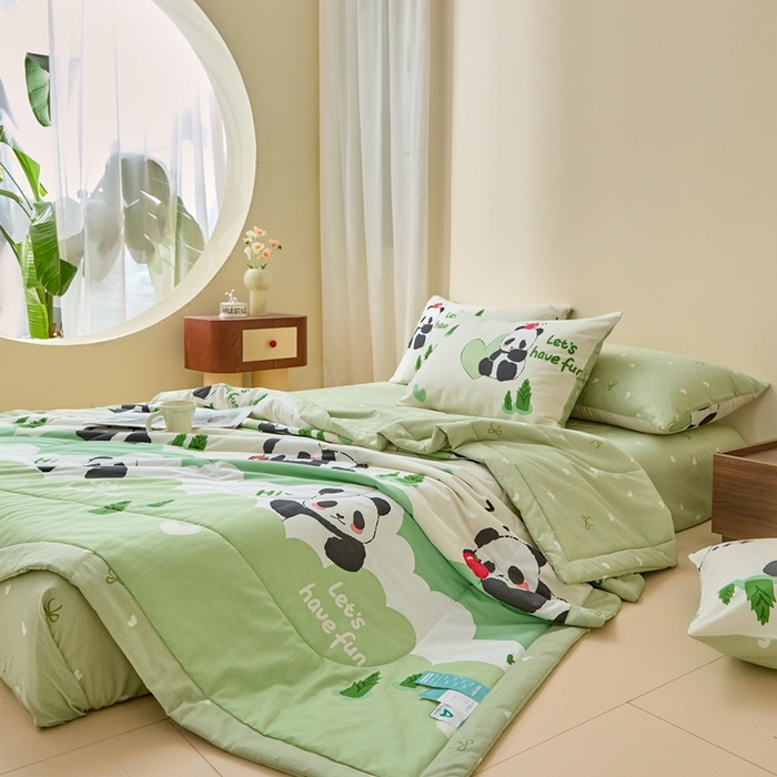 91家纺网 家纺一手货源 找家纺 珂博家纺2025新款亲肤全棉印花夏被 森林熊猫