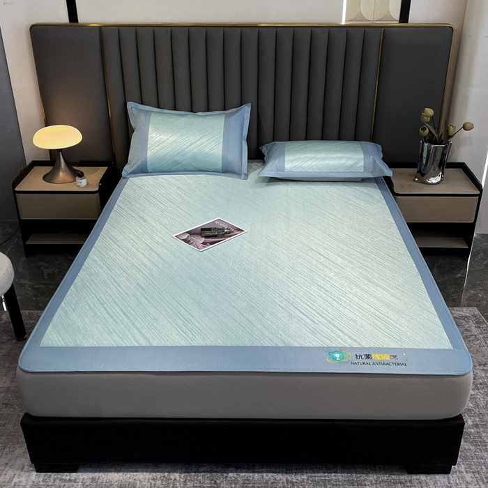 91家纺网 家纺一手货源 找家纺 阿亮家居 2025新款凉席冰丝席三明治宽包边刺绣款粗冰丝凉席流星雨蓝（床笠款）