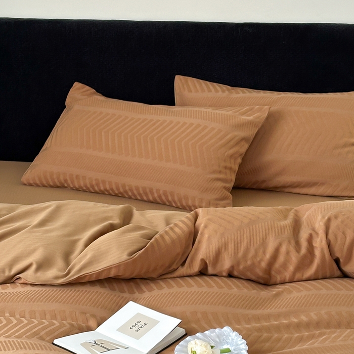 91家纺网 家纺一手货源 找家纺 例外Home 2025新款全棉提花四件套-鱼骨纹 鱼骨纹-太妃咖