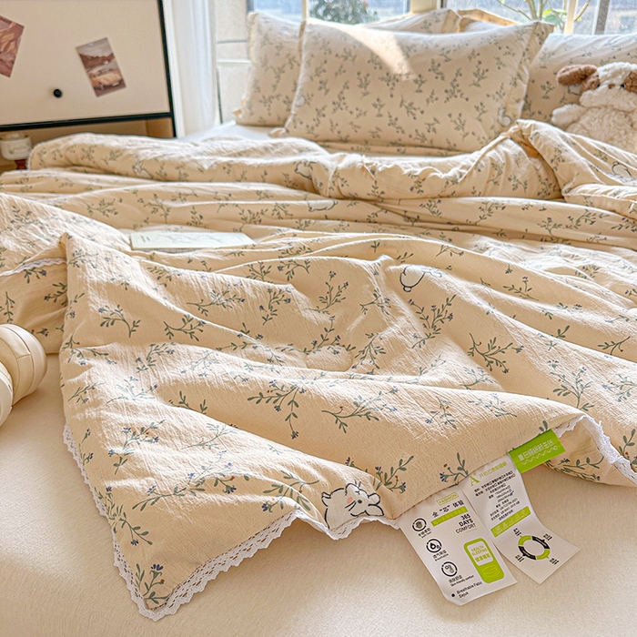 91家纺网 家纺一手货源 找家纺 创优  2025新款有氧双层纱小清新印花小花边夏被夏凉被可机洗空调被子被芯 森田野园