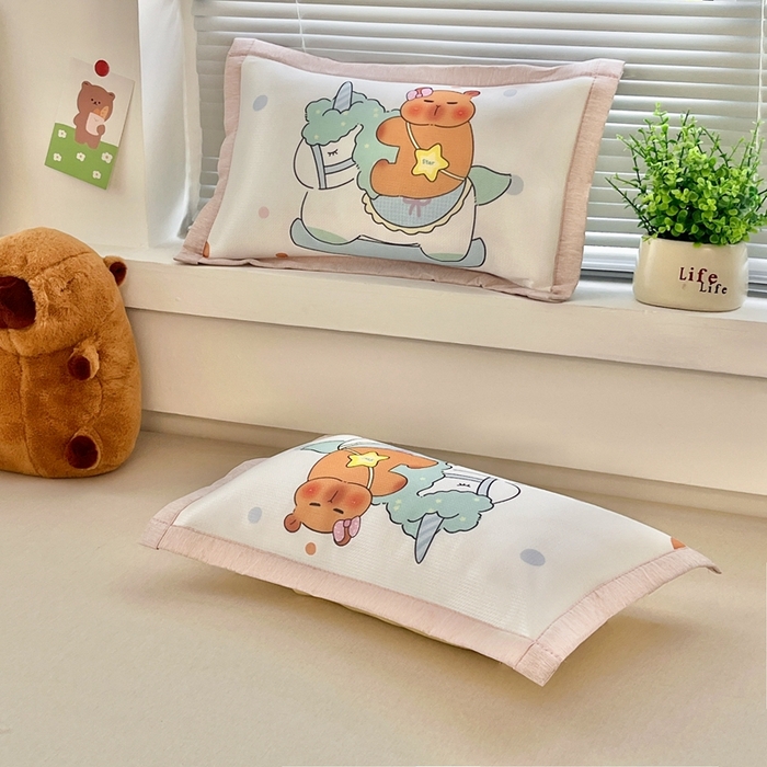 91家纺网 家纺一手货源 找家纺 博雅2025新款冰丝单枕套三丽欧，宇航员，卡皮 小马卡皮巴拉