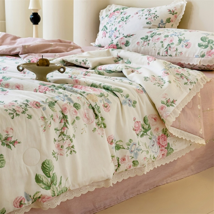 91家纺网 家纺一手货源 找家纺 2025新款全棉花边大豆夏被四件套 可妮露