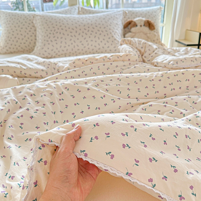 91家纺网 家纺一手货源 找家纺 创优  2025新款有氧双层纱小清新印花小花边夏被夏凉被可机洗空调被子被芯 小花野 紫