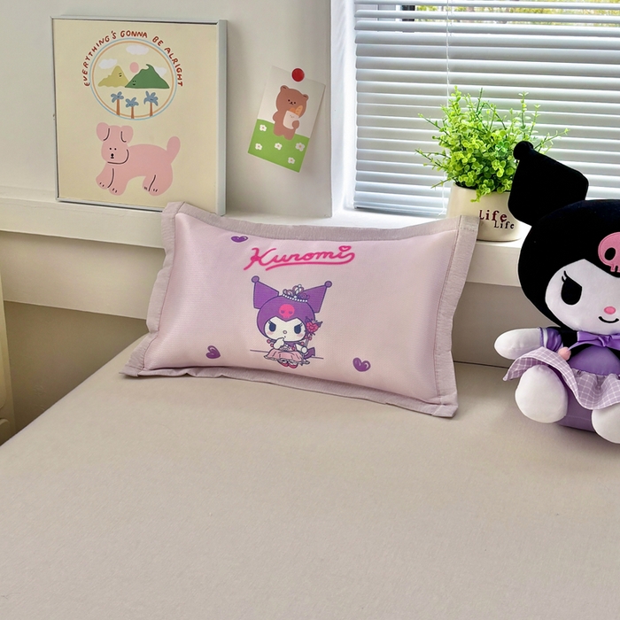 91家纺网 家纺一手货源 找家纺 博雅2025新款三丽欧冰丝单枕套 礼盒库洛米