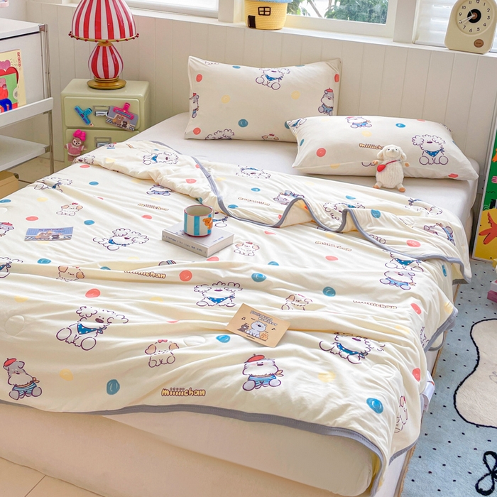 91家纺网 家纺一手货源 找家纺 金爱家2025新款A类高品质正版授权miiiiichan可爱卡通狗狗白熊女孩牛奶丝针织棉夏被 针织棉miiiiichan-彩点狗狗