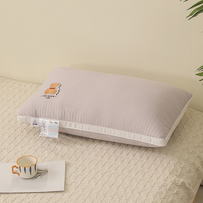 91家纺网 家纺一手货源 找家纺 （总）大熊枕芯 2025新款小熊泡泡纱羽丝绒枕芯