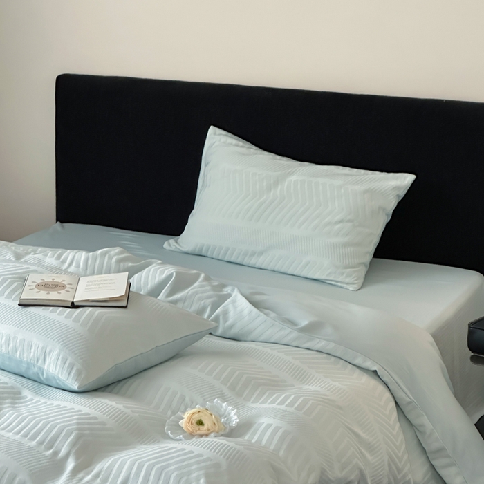 91家纺网 家纺一手货源 找家纺 例外Home 2025新款全棉提花四件套-鱼骨纹 鱼骨纹-水森林