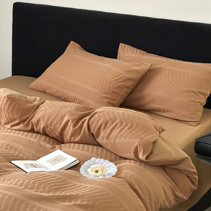 91家纺网 家纺一手货源 找家纺 例外Home 2025新款全棉提花四件套-鱼骨纹 鱼骨纹-太妃咖