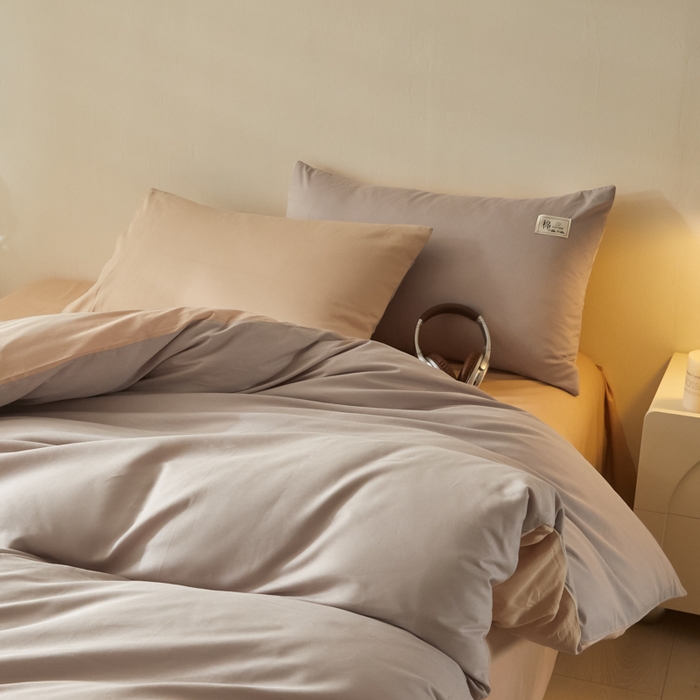 91家纺网 家纺一手货源 找家纺 莱通家纺 2025新款纯色双拼四件套 山灰+卡其