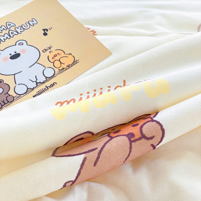 91家纺网 家纺一手货源 找家纺 金爱家2025新款A类高品质正版授权miiiiichan可爱卡通狗狗白熊女孩牛奶丝针织棉夏被 针织棉miiiiichan-奶咖棕熊