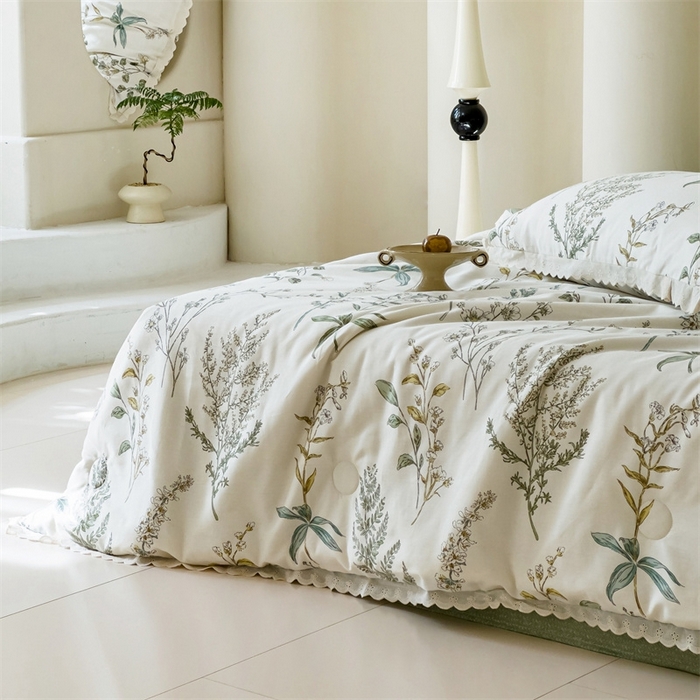 91家纺网 家纺一手货源 找家纺 2025新款全棉花边大豆夏被四件套 春涧