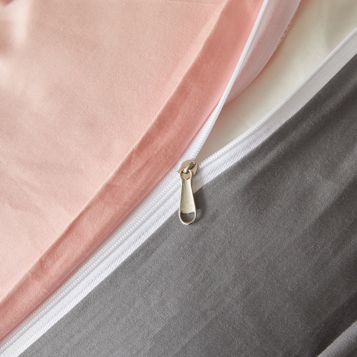 91家纺网 家纺一手货源 找家纺 莱通家纺 2025新款纯色双拼四件套 樱花粉+高级灰