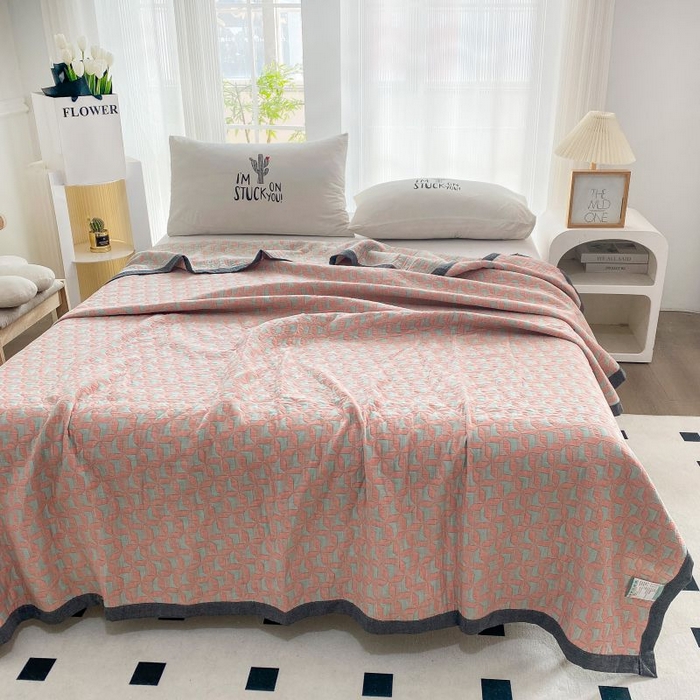 91家纺网 家纺一手货源 找家纺  2025新款a类全棉三层纱多功能毛巾被盖毯床单夏被空调被 风车粉