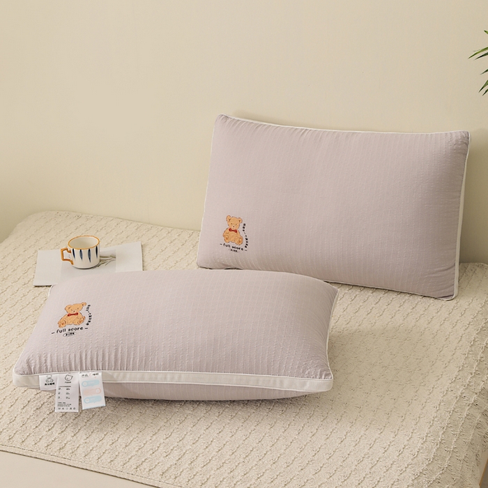 91家纺网 家纺一手货源 找家纺 （总）大熊枕芯 2025新款小熊泡泡纱羽丝绒枕芯