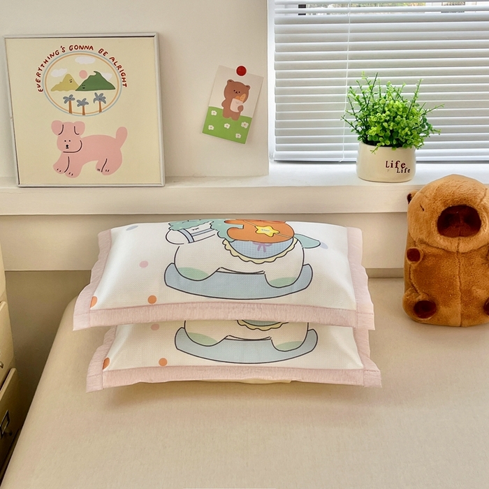 91家纺网 家纺一手货源 找家纺 博雅2025新款冰丝单枕套三丽欧，宇航员，卡皮 小马卡皮巴拉