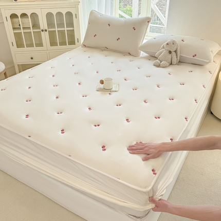 91家纺网 家纺一手货源 找家纺 （总） 2025新款A类亲肤大豆棉刺绣夹棉床笠床褥学生床垫