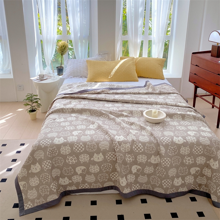 91家纺网 家纺一手货源 找家纺  2025新款a类全棉三层纱多功能毛巾被盖毯床单夏被空调被 百变猫咪-咖