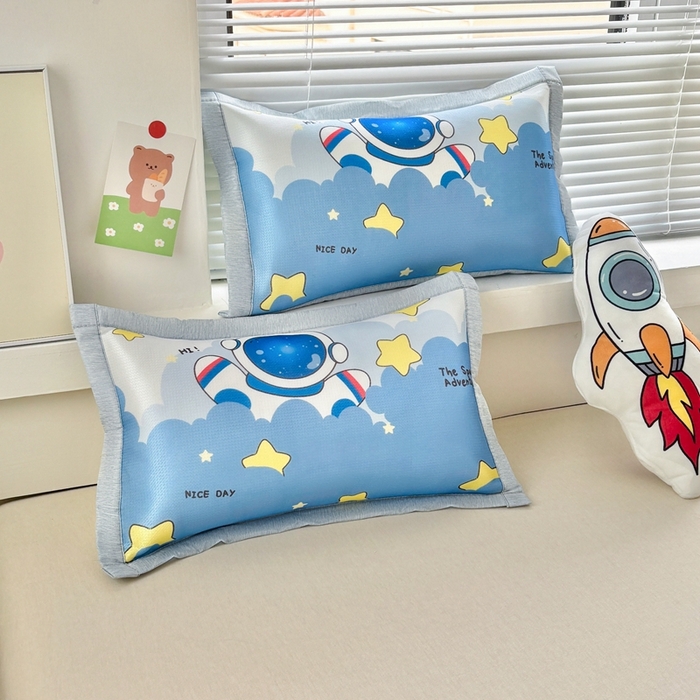 91家纺网 家纺一手货源 找家纺 博雅2025新款冰丝单枕套三丽欧，宇航员，卡皮 星星宇航员