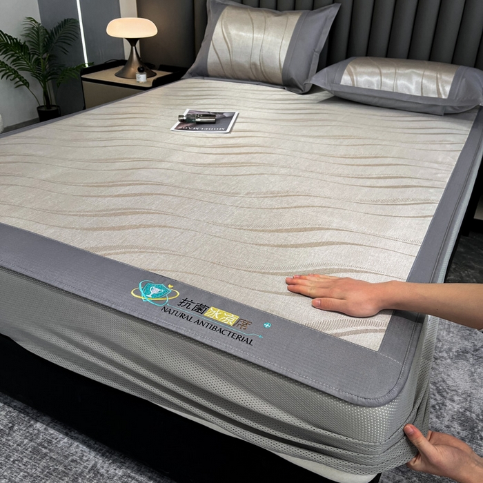 91家纺网 家纺一手货源 找家纺 阿亮家居 2025新款凉席冰丝席三明治宽包边刺绣款粗冰丝凉席柔美咖（床笠款）