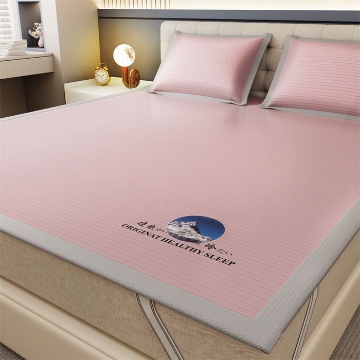 91家纺网 家纺一手货源 找家纺 乐坊 2025新款5A抗菌A类冰丝凉席-条纹款 条纹床席-粉色