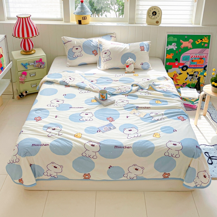 91家纺网 家纺一手货源 找家纺 金爱家2025新款A类高品质正版授权miiiiichan可爱卡通狗狗白熊女孩牛奶丝针织棉夏被 针织棉miiiiichan-波点白熊