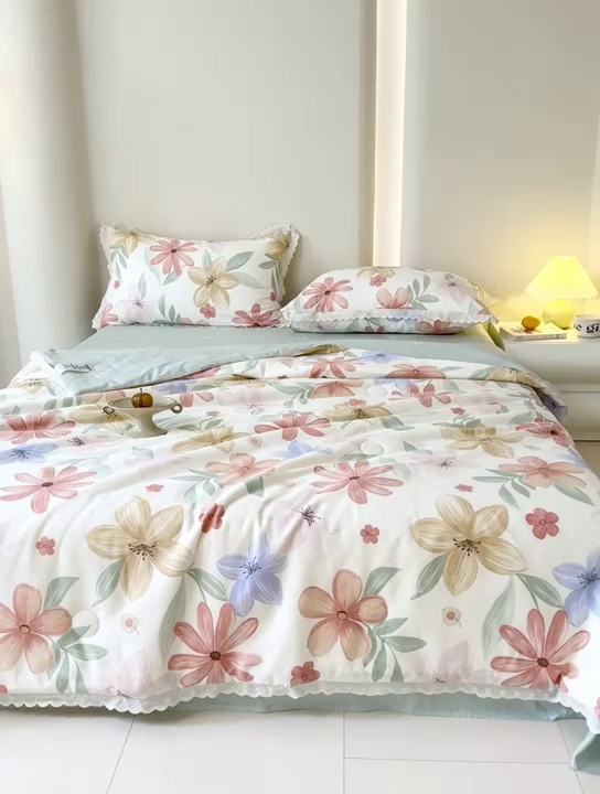 91家纺网 家纺一手货源 找家纺 2025新款全棉花边大豆夏被四件套 可妮露