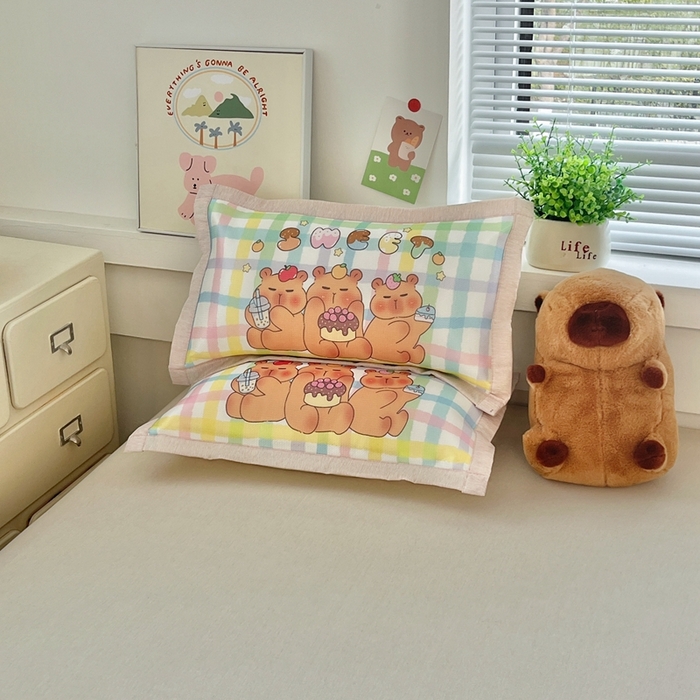 91家纺网 家纺一手货源 找家纺 博雅2025新款冰丝单枕套三丽欧，宇航员，卡皮 派对卡皮巴拉