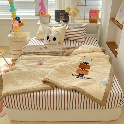 91家纺网 家纺一手货源 找家纺 （总）子钦2025春夏水洗棉奶油风毛巾绣单夏被夏被四件套