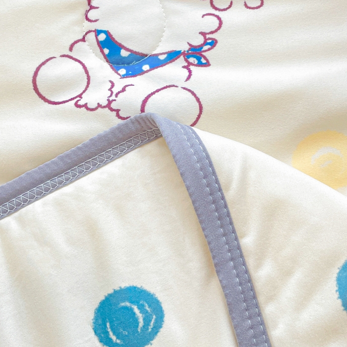 91家纺网 家纺一手货源 找家纺 金爱家2025新款A类高品质正版授权miiiiichan可爱卡通狗狗白熊女孩牛奶丝针织棉夏被 针织棉miiiiichan-彩点狗狗