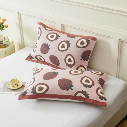 2025新款纯棉加厚精梳棉纱布枕巾 草莓巧心 -豆粉 52*78cm/对