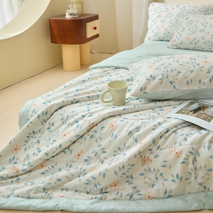 91家纺网 家纺一手货源 找家纺 珂博家纺2025新款亲肤全棉印花夏被 沁心田园