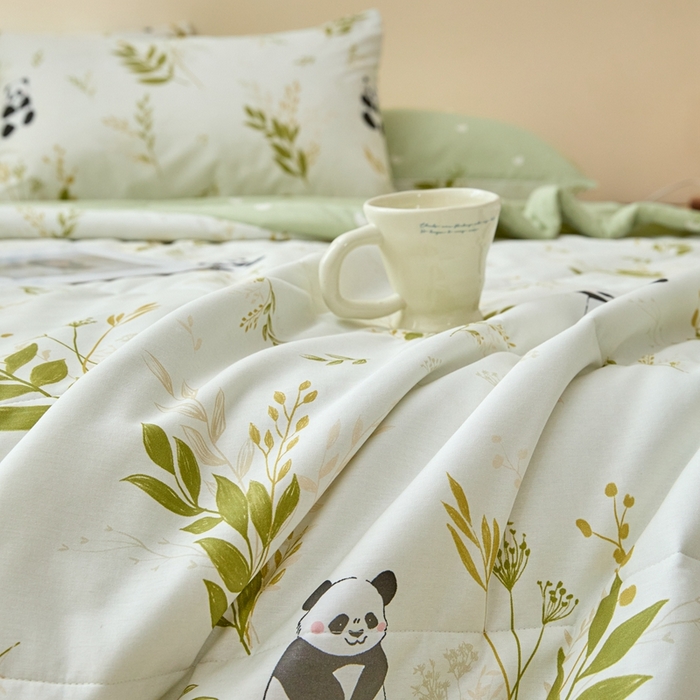 91家纺网 家纺一手货源 找家纺 珂博家纺2025新款亲肤全棉印花夏被 欢乐熊猫