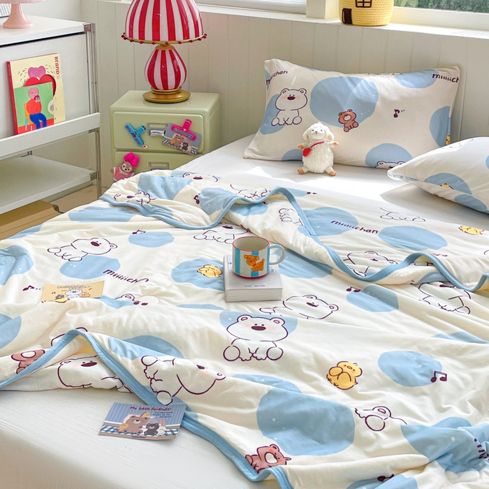 91家纺网 家纺一手货源 找家纺 金爱家2025新款A类高品质正版授权miiiiichan可爱卡通狗狗白熊女孩牛奶丝针织棉夏被 针织棉miiiiichan-波点白熊