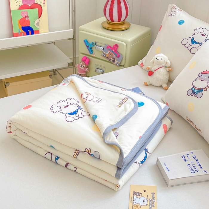 91家纺网 家纺一手货源 找家纺 金爱家2025新款A类高品质正版授权miiiiichan可爱卡通狗狗白熊女孩牛奶丝针织棉夏被 针织棉miiiiichan-彩点狗狗