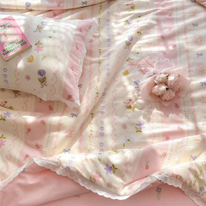 91家纺网 家纺一手货源 找家纺 2025新款全棉花边大豆夏被四件套 花朵兔兔